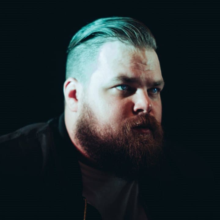 Com Truise (DJ Set)